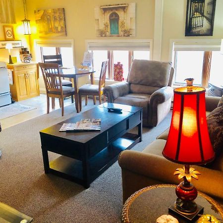 Galena Penthouse Overlooking Main Street With Free Off Street Parking Екстер'єр фото